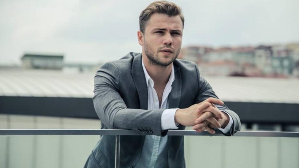 Tolga Sarıtaş Boy Kilo Yaş, Kimdir?
