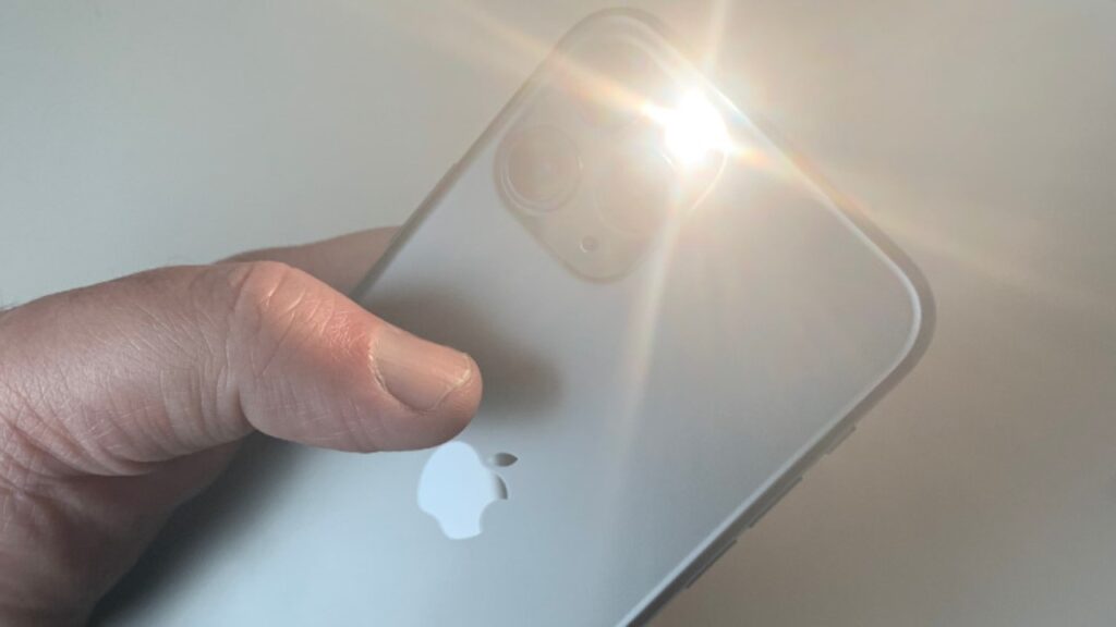 iPhone 13’te El Feneri Nasıl Kapatılır?