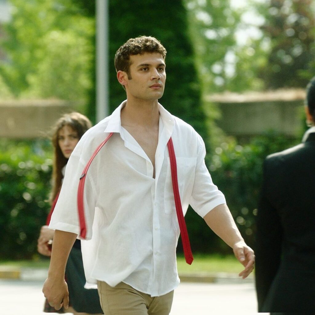 Caner Topçu Kimdir