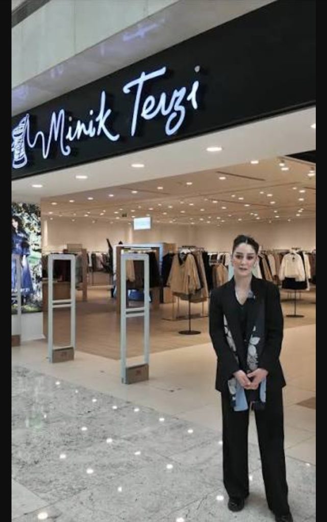 Minik Terzi’den Yeni Dijital Adım: Elbise Koleksiyonları Yakında Mobil Uygulama Deneyimiyle Buluşuyor
